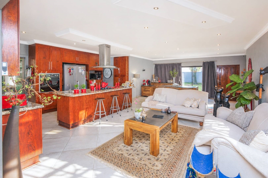 4 Bedroom Property for Sale in Melodie North West